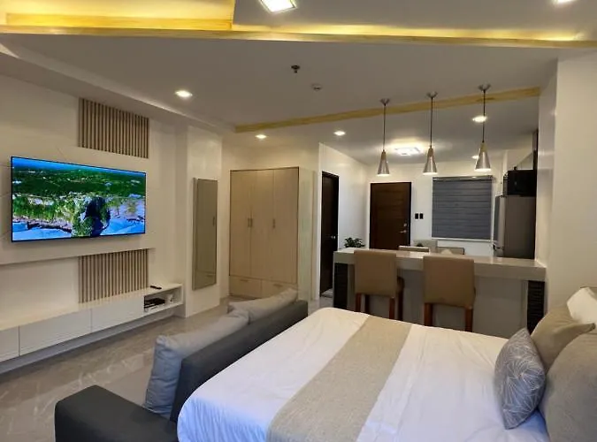 Luxury Cabin Near Fields Avenue