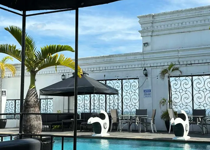 Penthouse Hotel And Residences 407